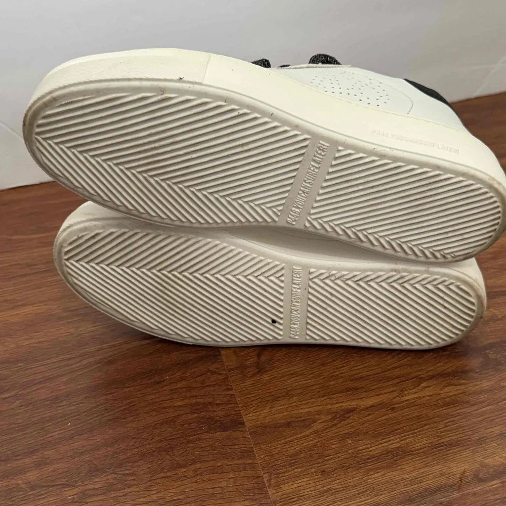 P448 Thea Platform Sneakers White Metallic Leather and Suede Size 37‎